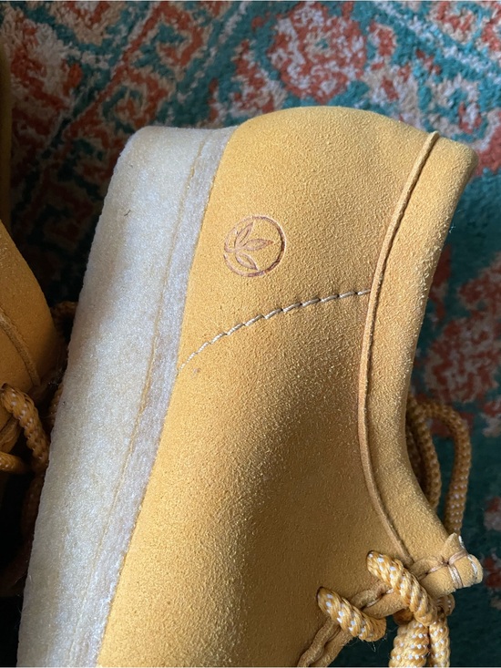 Clark’s Original Wallabee Mustard Yellow Size 11 Crepe Soles Striped Laces main image 6